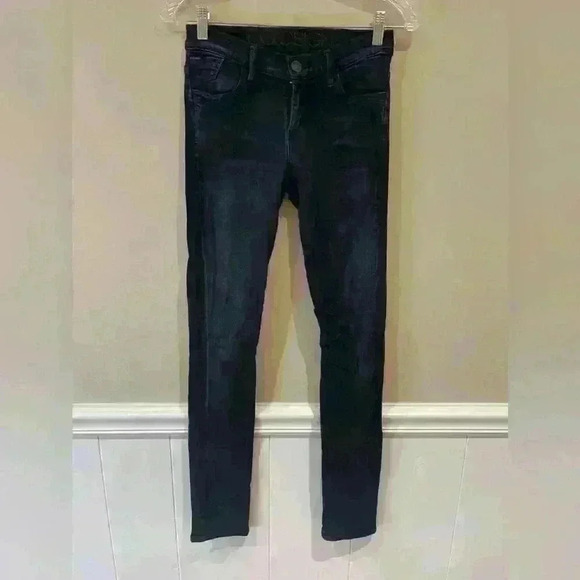 Goldsign Lure Low Rise Skinny Jeans in Hampton 26